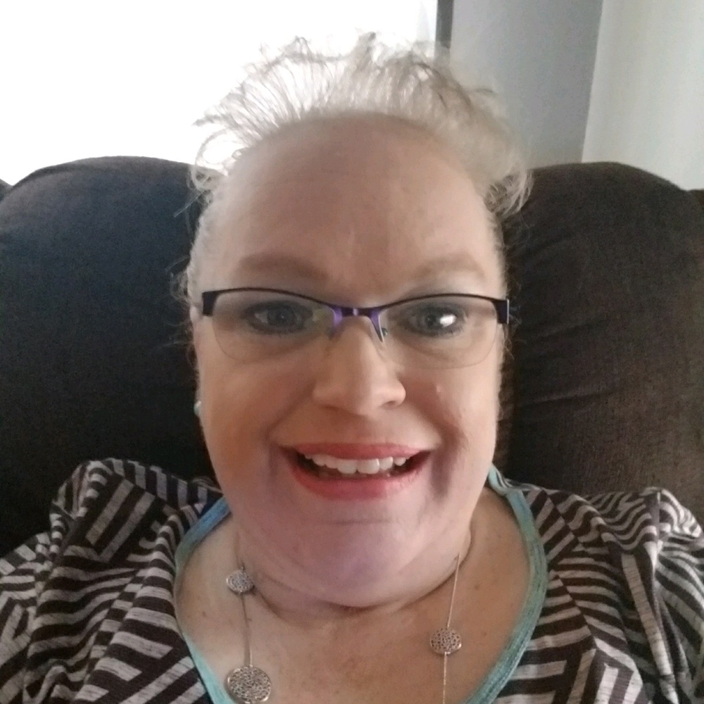 Meet your Posher, Paula